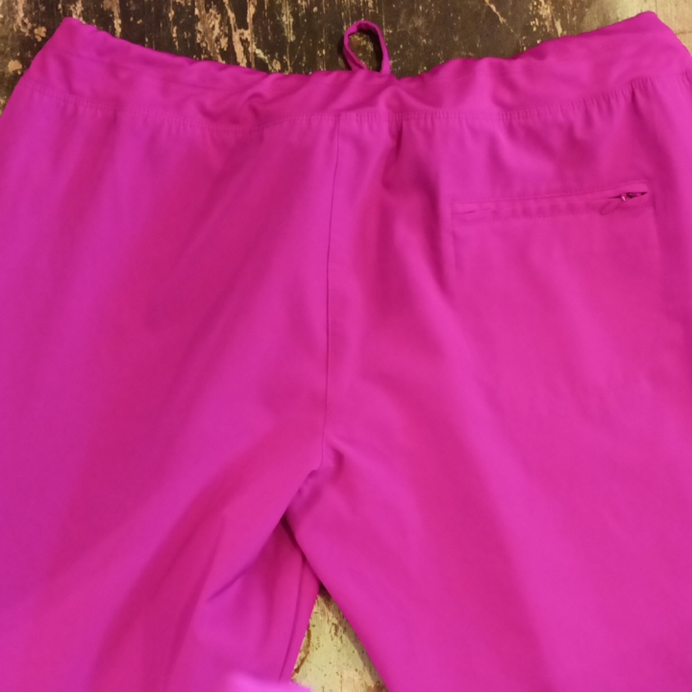 Woman's Scrub Set - Picture 7 of 7